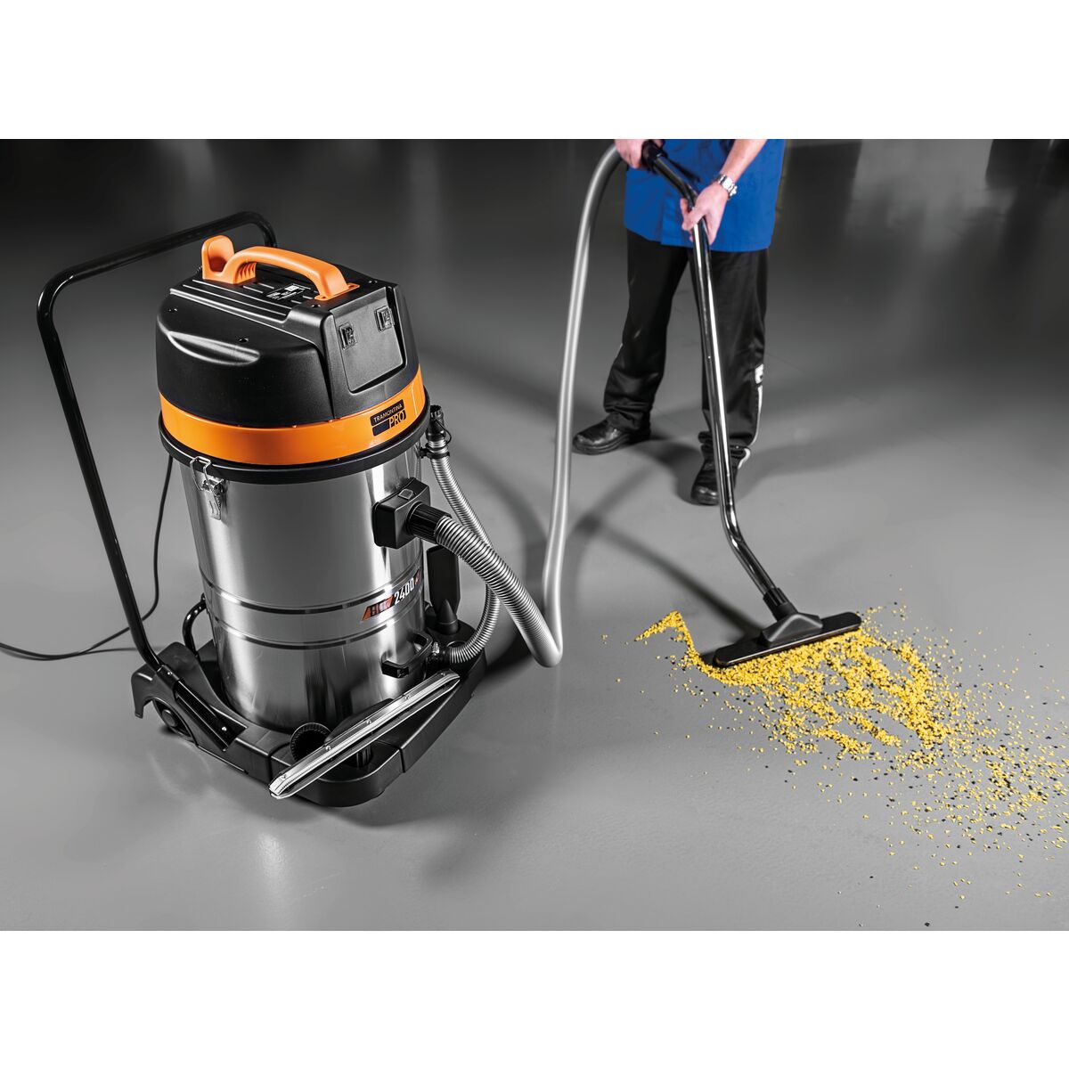 Aspirador de Pó para Sólidos e Líquidos 220 V 2400 W Tramontina