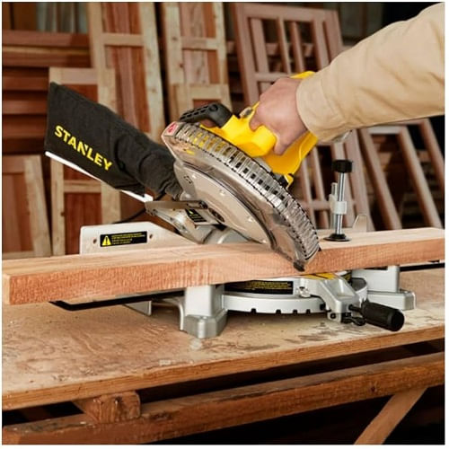 Serra Meia Esquadria 10'' 1650W  Stanley SM16-B2